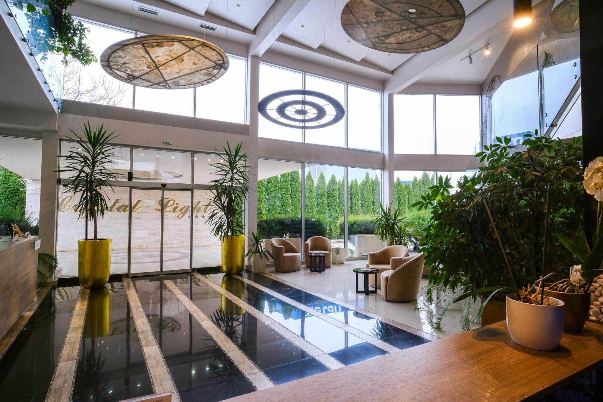 Hotel Crystal Light Ni Eksteriør billede