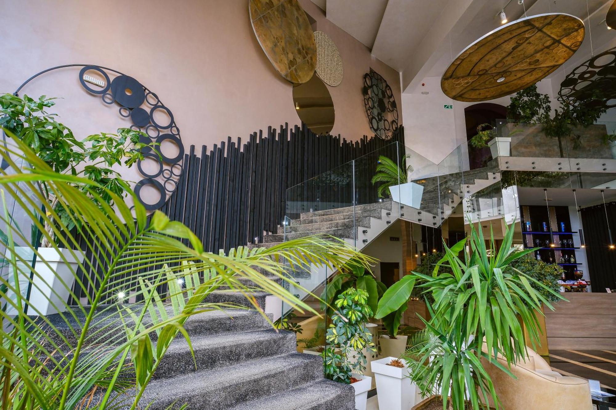 Hotel Crystal Light Ni Eksteriør billede