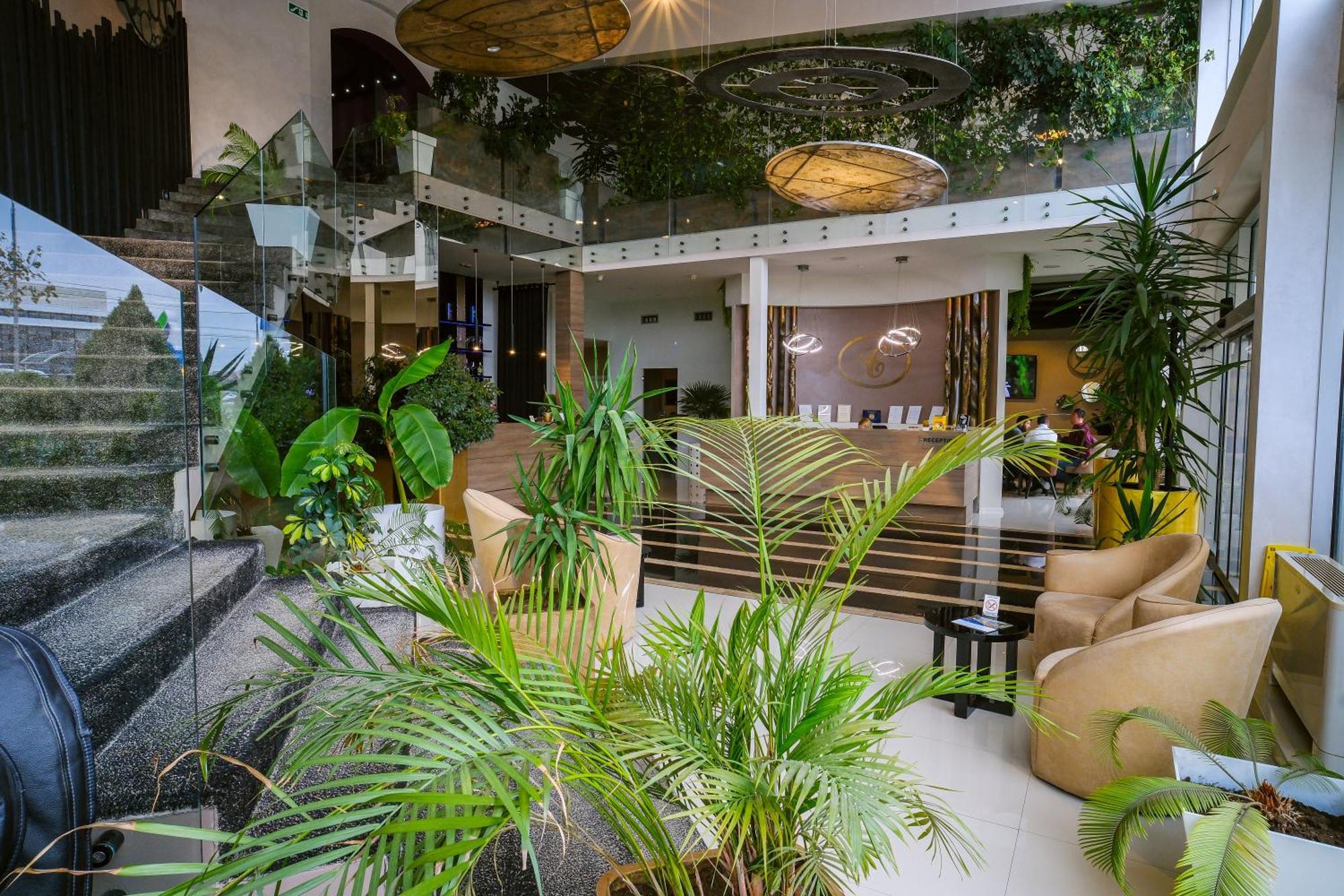 Hotel Crystal Light Ni Eksteriør billede