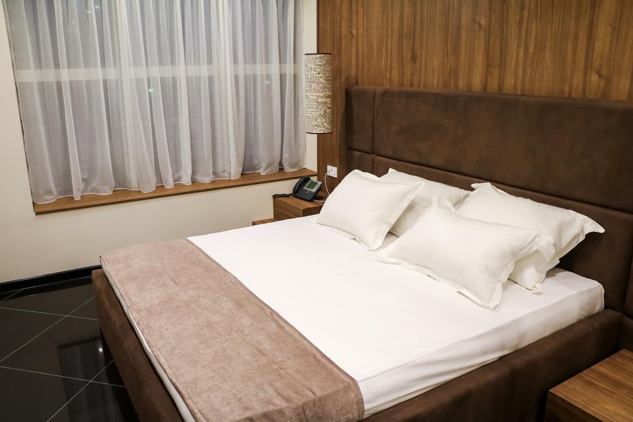 Hotel Crystal Light Ni Eksteriør billede