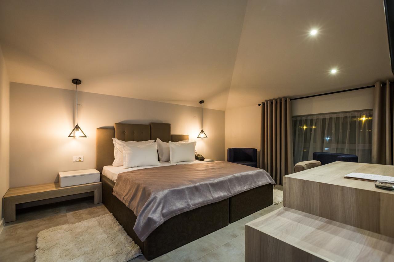 Hotel Crystal Light Ni Eksteriør billede